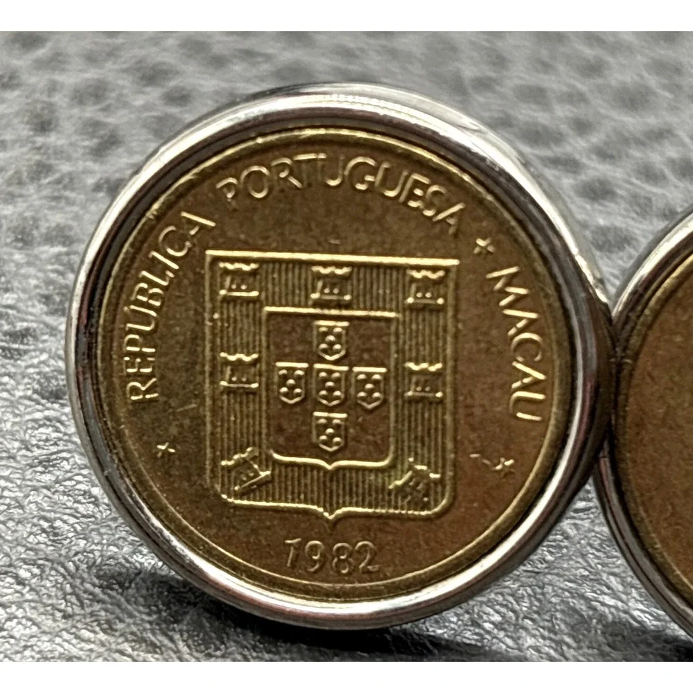 VTG Portuguese Macau 20 Anos 1982 Asian Coin Cufflinks Brass Tone Silver Tone